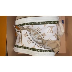 Louis Vuitton Sneakers *PRICE IS FIRM* today only!